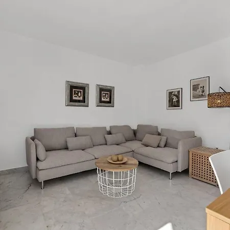 Beautiful And Peaceful On The Apartment Marbella