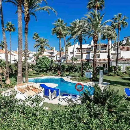 Beautiful And Peaceful On The Apartment Marbella
